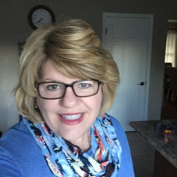 Meet your Posher, Janis - Picture 1 of 1